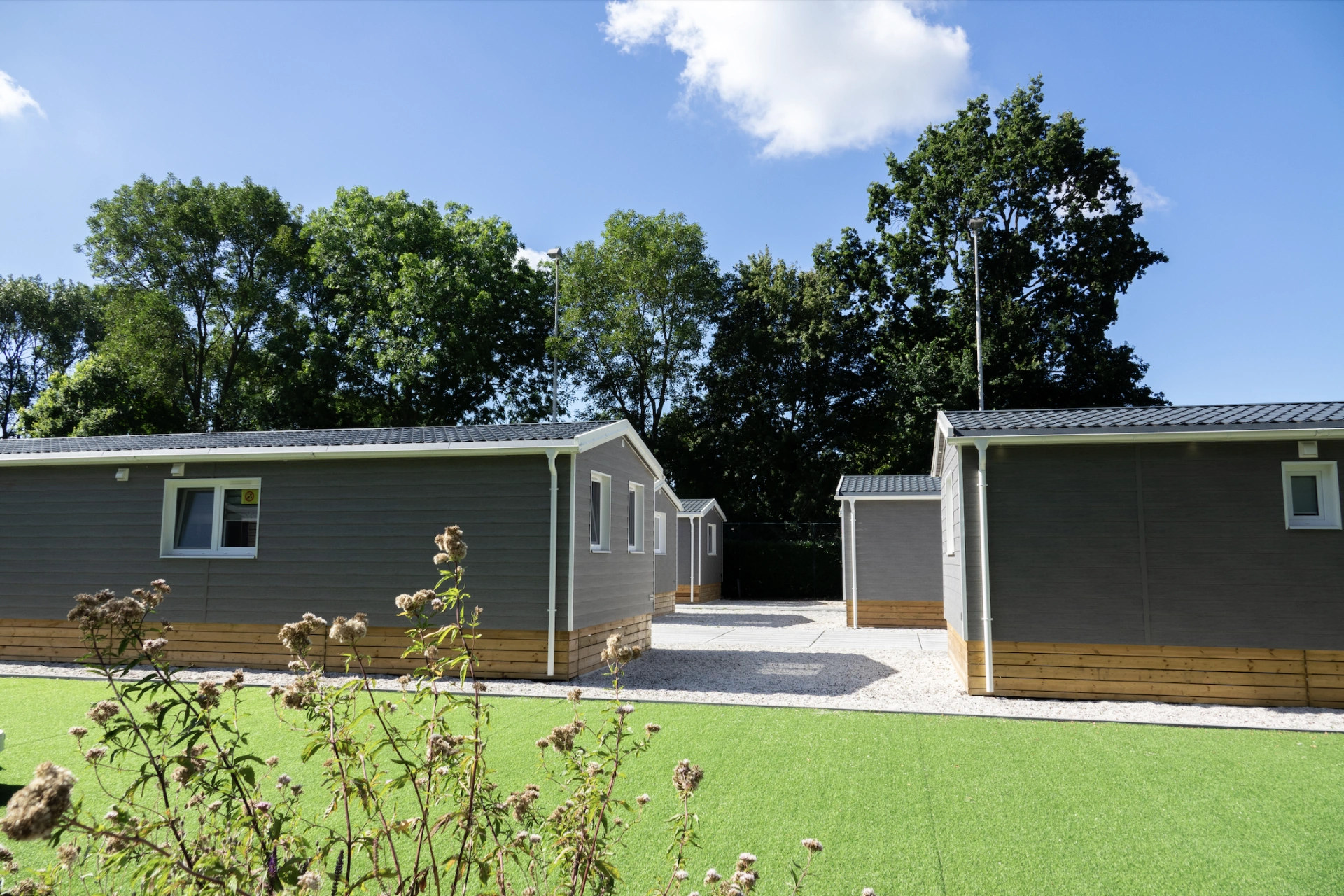 Plan Bee Onderhoud en Advies B.V. | Huisvesting vluchtelingen Zuidland